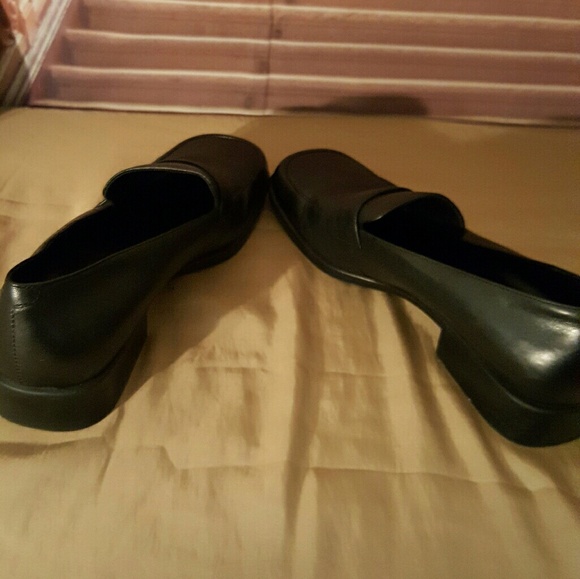 Easy Spirit Black Leather Loafer size 8 W - Picture 4 of 7